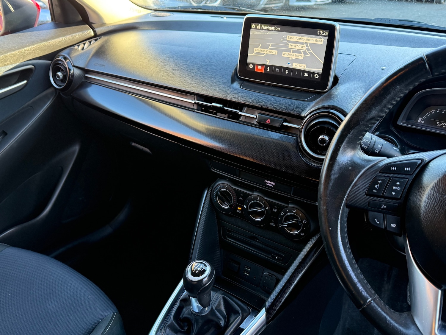 Used Mazda Mazda2 2015 for sale - 77137238: Photo 6