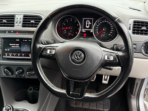 Used Volkswagen Polo 2015 for sale - 76209523: Photo 18
