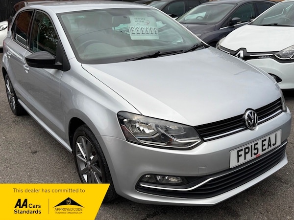 Used Volkswagen Polo 2015 for sale - 76209523: Photo 1
