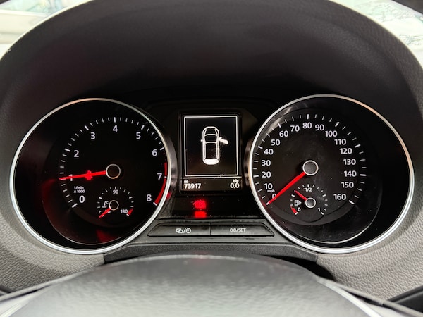 Used Volkswagen Polo 2015 for sale - 76209523: Photo 22