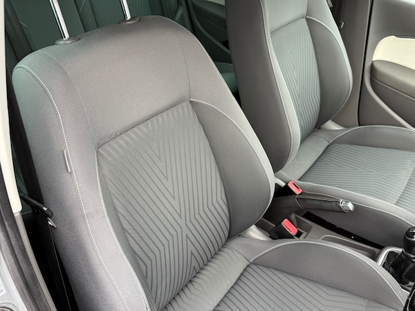 Used Volkswagen Polo 2015 for sale - 76209523: Photo 32