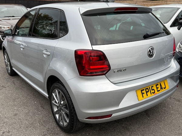 Used Volkswagen Polo 2015 for sale - 76209523: Photo 4