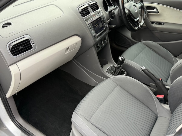 Used Volkswagen Polo 2015 for sale - 76209523: Photo 7