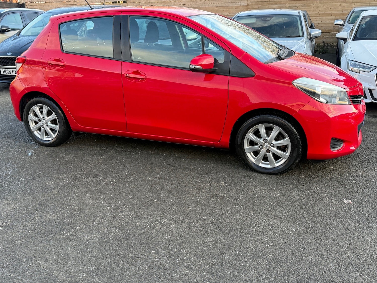 Used Toyota Yaris 2012 for sale - 77054822: Photo 15