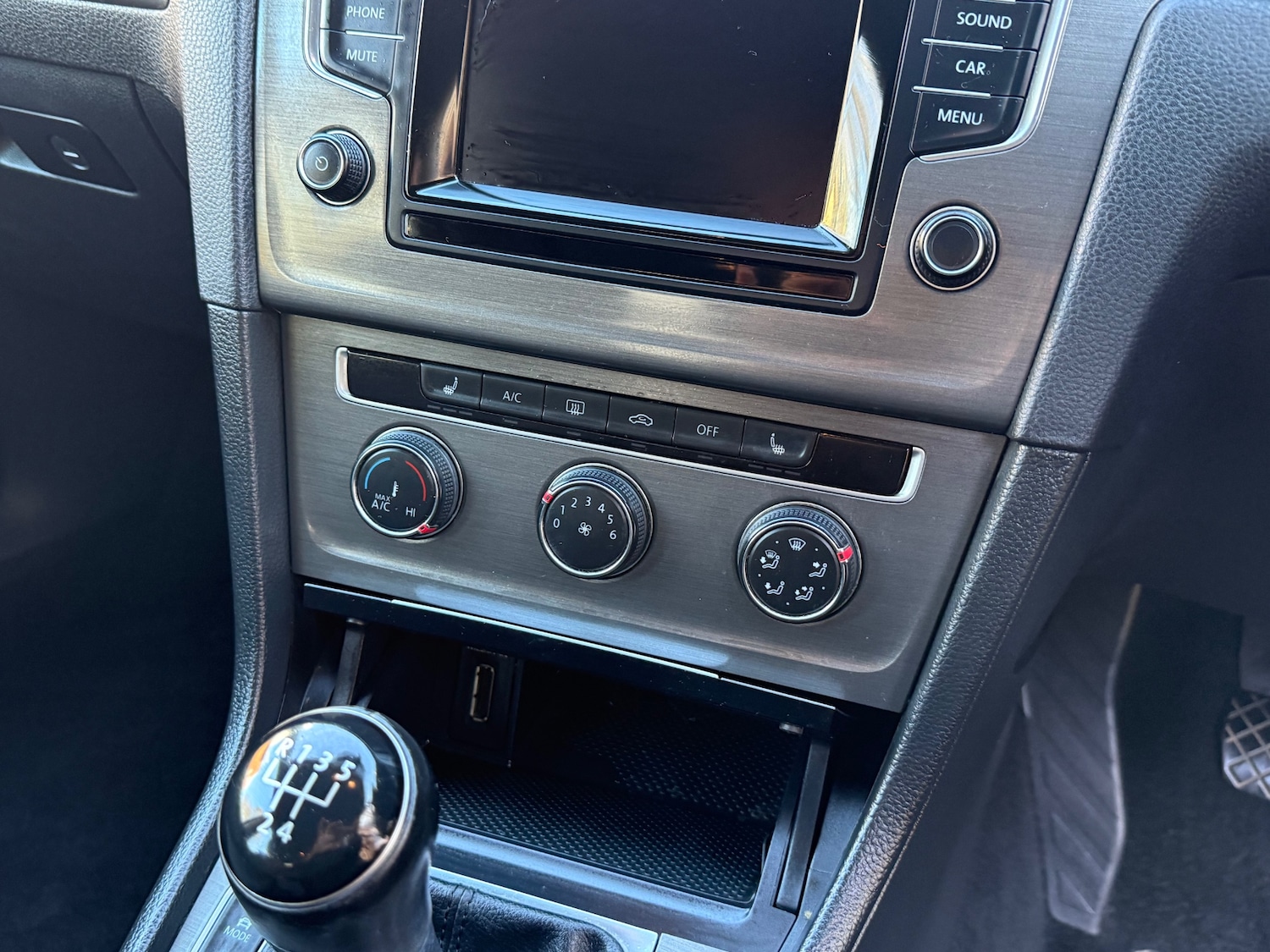 Used Volkswagen Golf 2013 for sale - 76375432: Photo 24