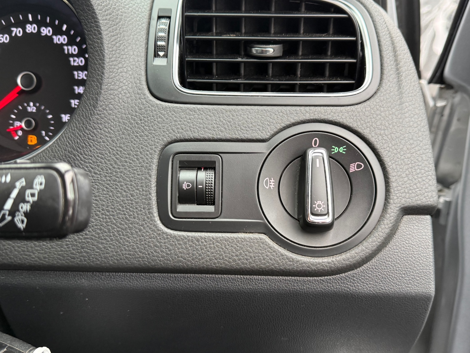 Used Volkswagen Polo 2015 for sale - 77151582: Photo 21