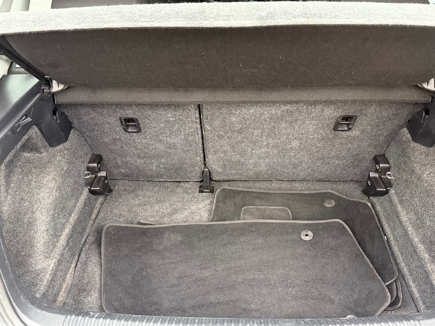 Used Volkswagen Polo 2015 for sale - 77151582: Photo 38