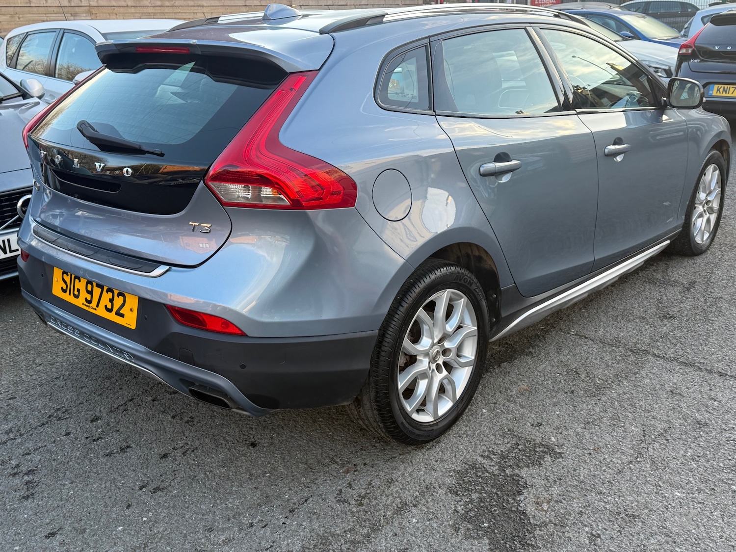 Used Volvo V40 2017 for sale - 77048132: Photo 10