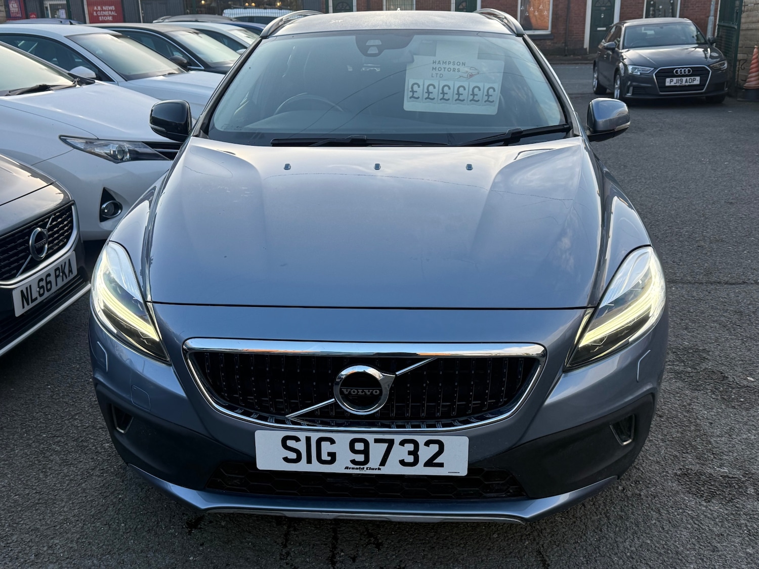 Used Volvo V40 2017 for sale - 77048132: Photo 12