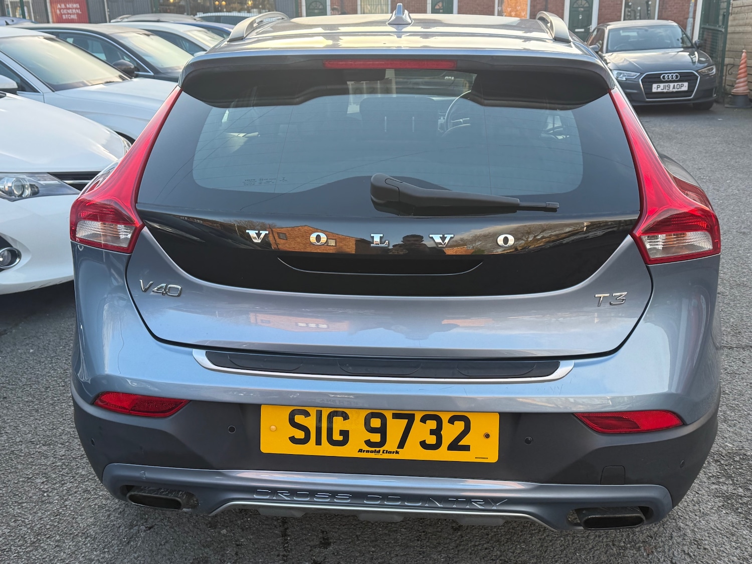 Used Volvo V40 2017 for sale - 77048132: Photo 13