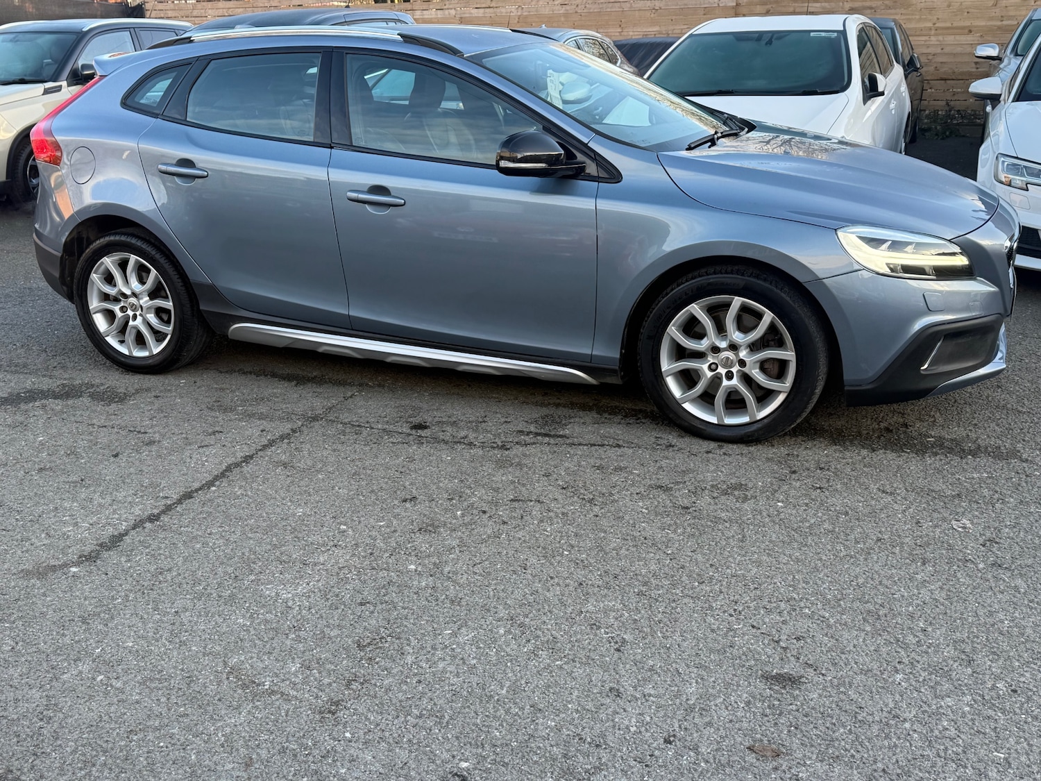 Used Volvo V40 2017 for sale - 77048132: Photo 14
