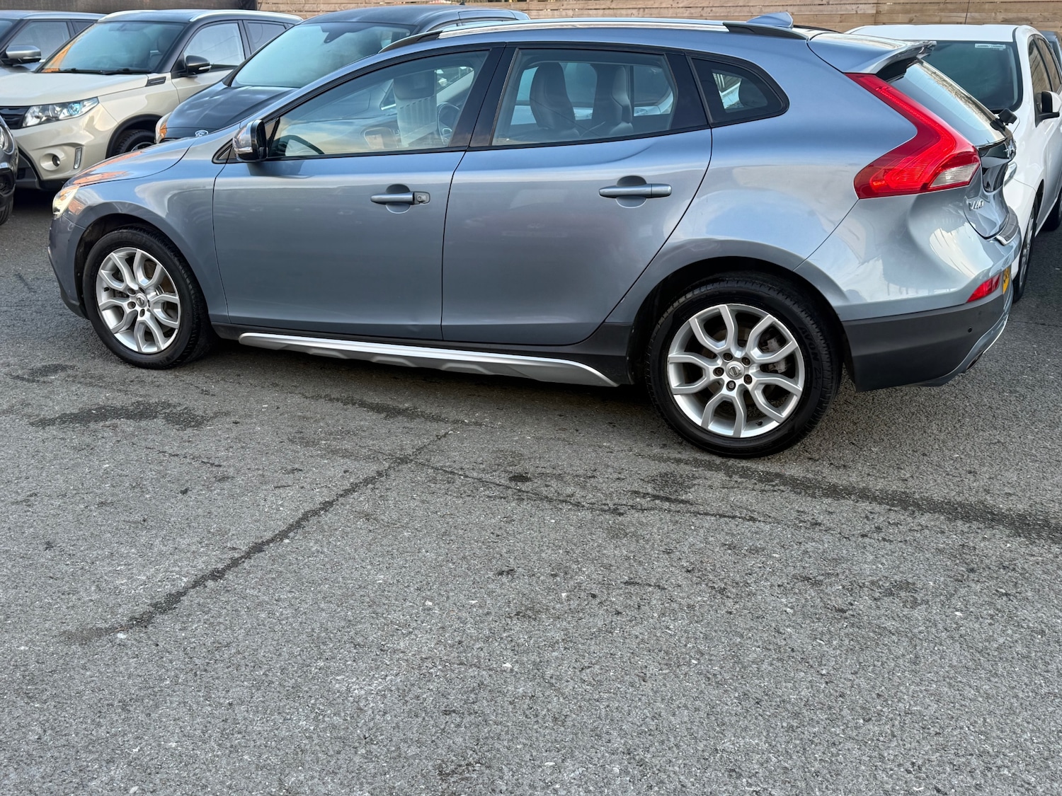 Used Volvo V40 2017 for sale - 77048132: Photo 15