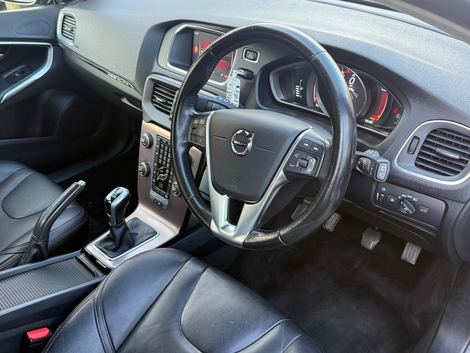 Used Volvo V40 2017 for sale - 77048132: Photo 17