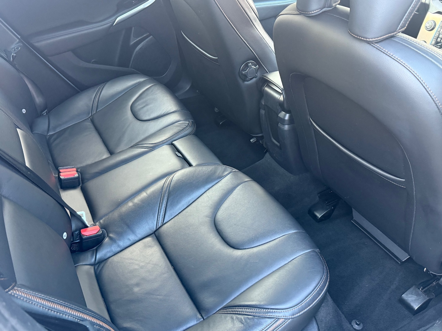 Used Volvo V40 2017 for sale - 77048132: Photo 8