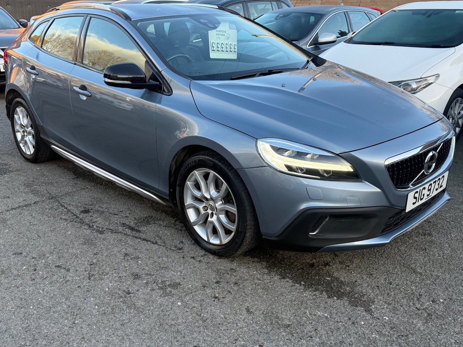 Used Volvo V40 2017 for sale - 77048132: Photo 9
