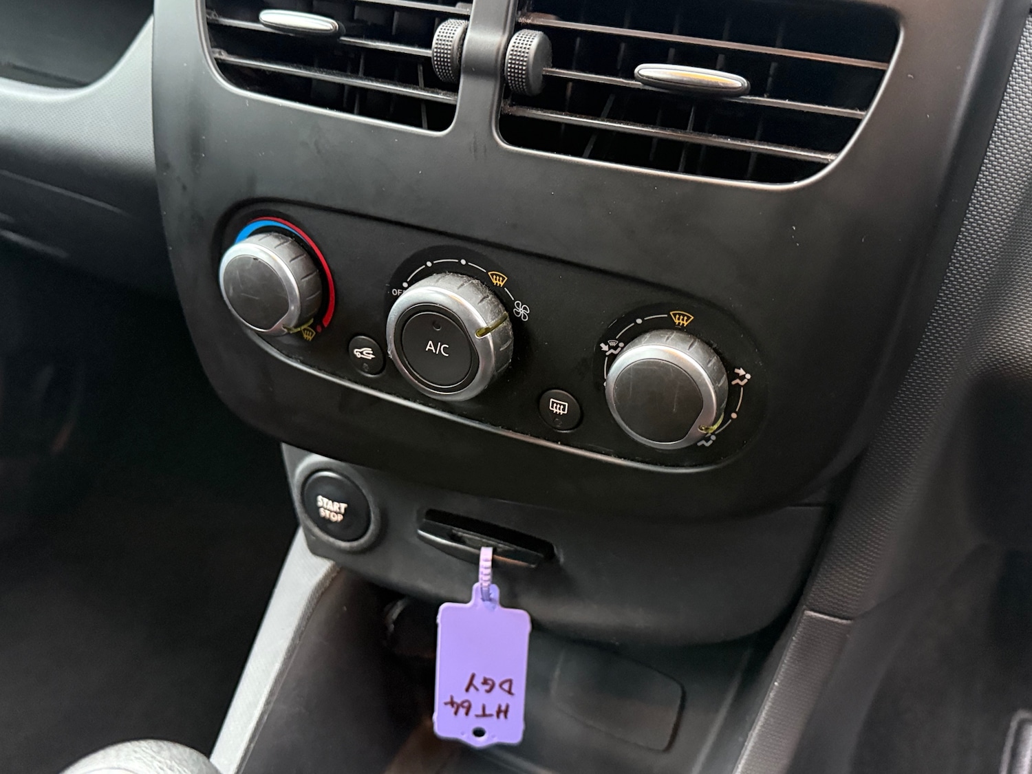 Used Renault Clio 2015 for sale - 77137235: Photo 24