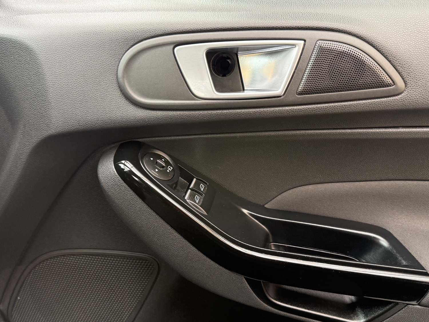 Used Ford Fiesta 2016 for sale - 76425986: Photo 25