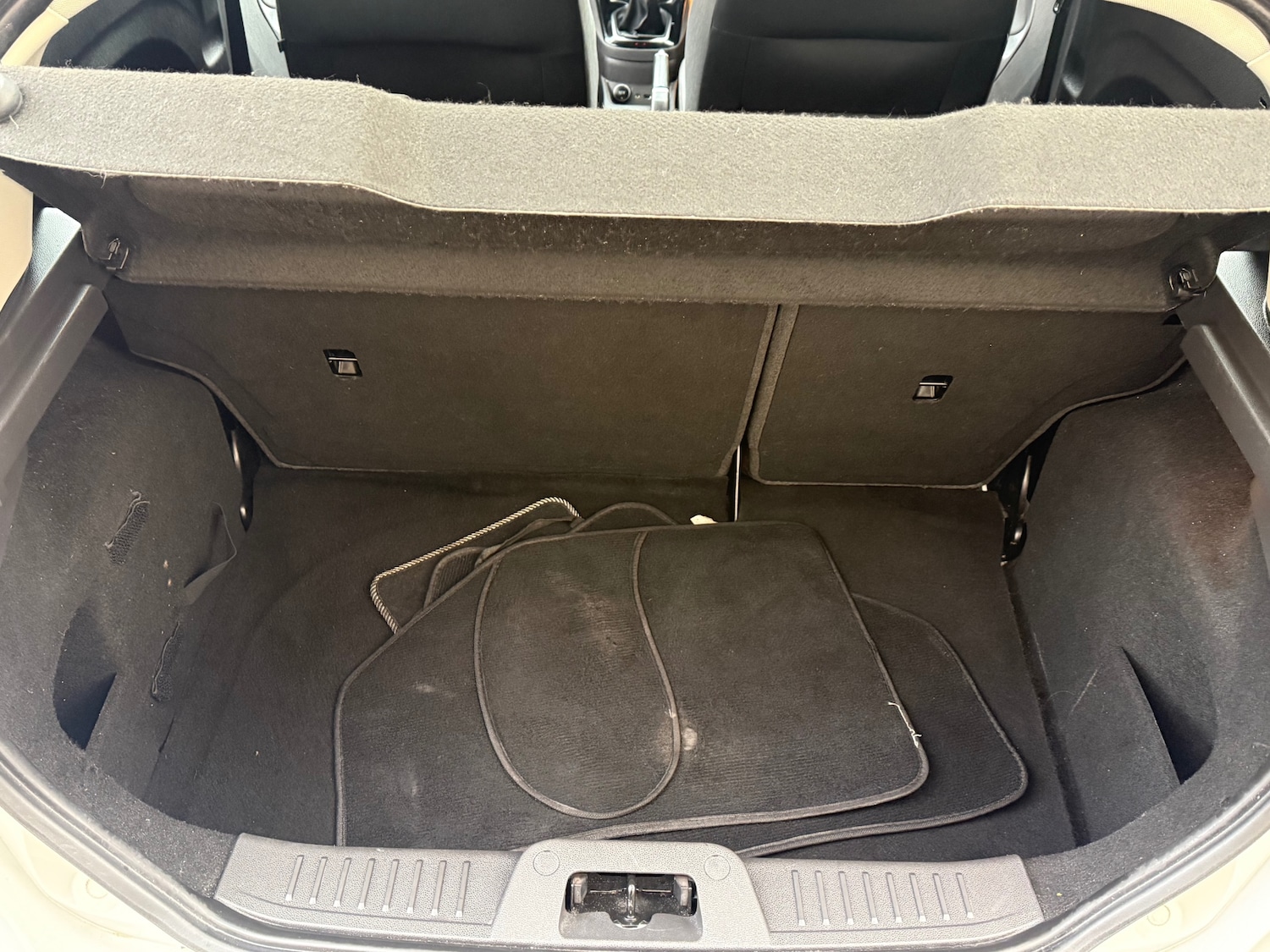 Used Ford Fiesta 2016 for sale - 76425986: Photo 34