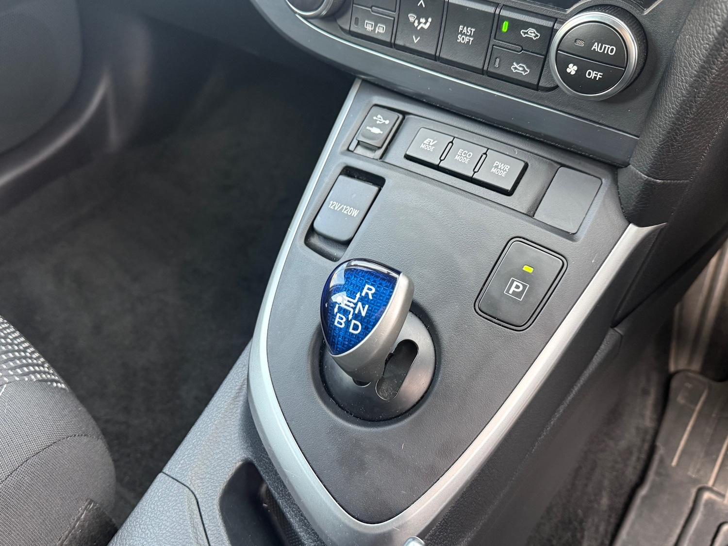 Used Toyota Auris 2013 for sale - 76908301: Photo 23