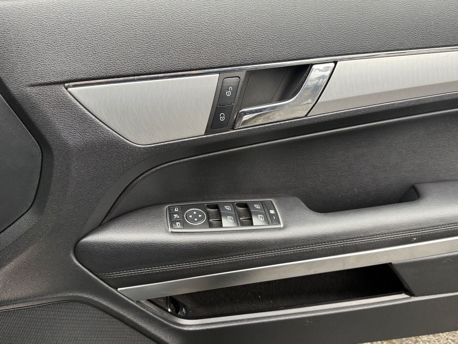 Used Mercedes-Benz E Class 2012 for sale - 76415005: Photo 31