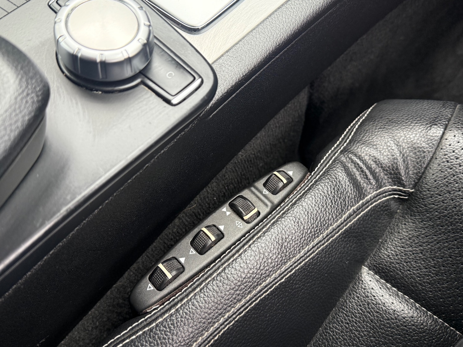 Used Mercedes-Benz E Class 2012 for sale - 76415005: Photo 32