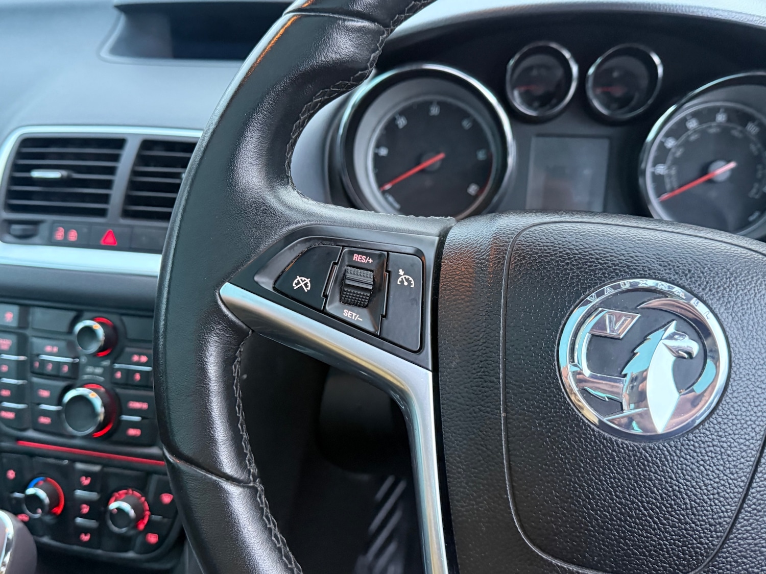 Used Vauxhall Meriva 2013 for sale - 76652782: Photo 22