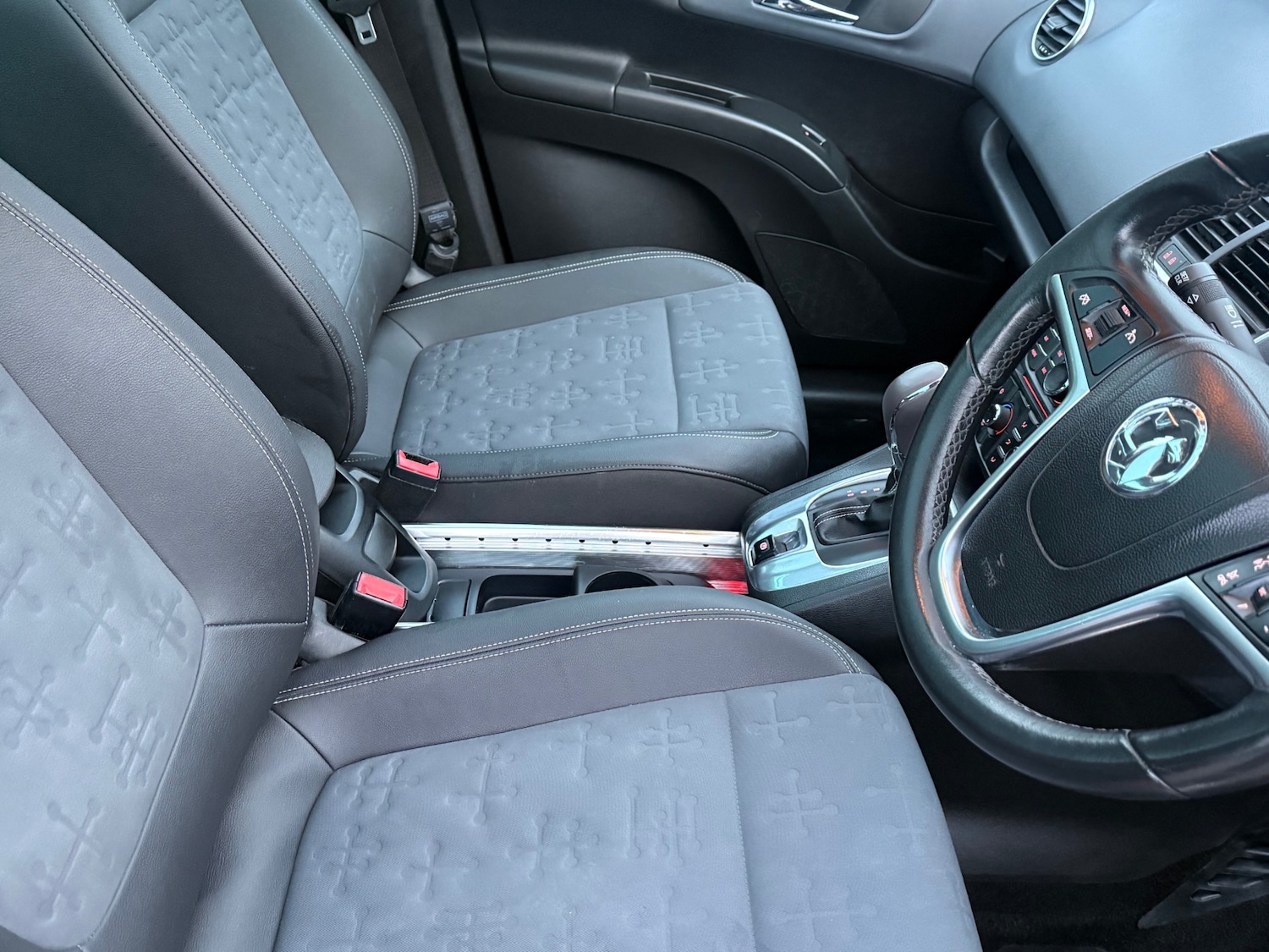 Used Vauxhall Meriva 2013 for sale - 76652782: Photo 29