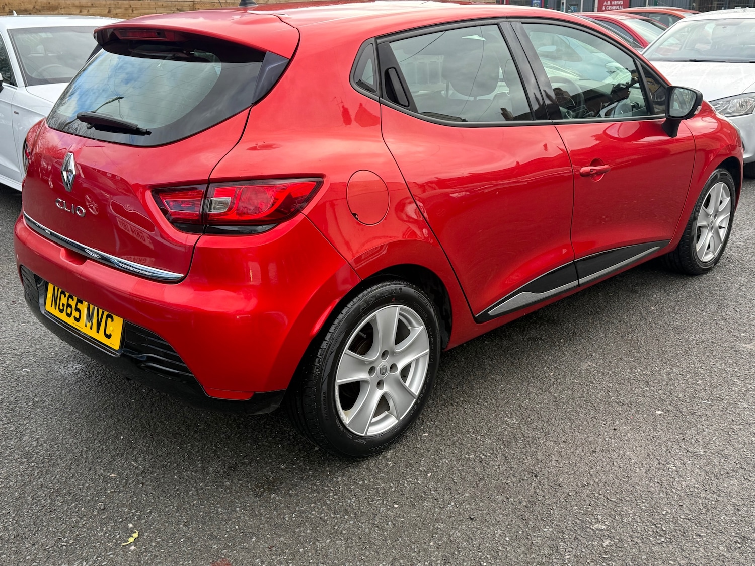 Used Renault Clio 2015 for sale - 77260784: Photo 11