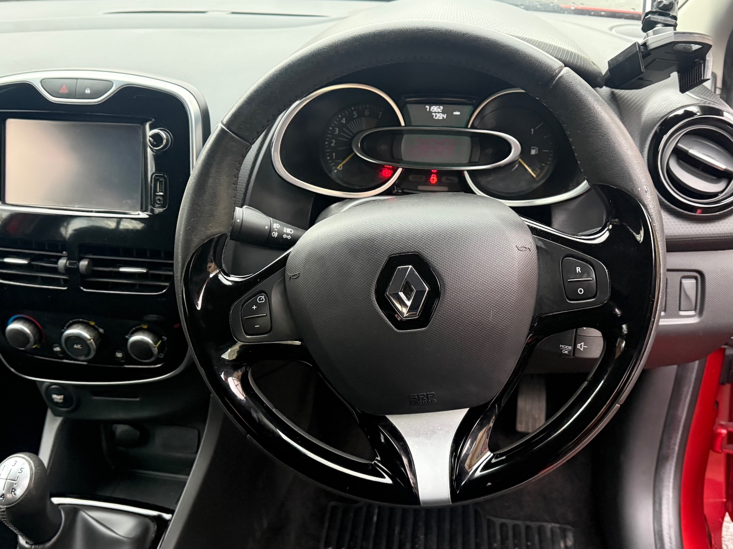 Used Renault Clio 2015 for sale - 77260784: Photo 17