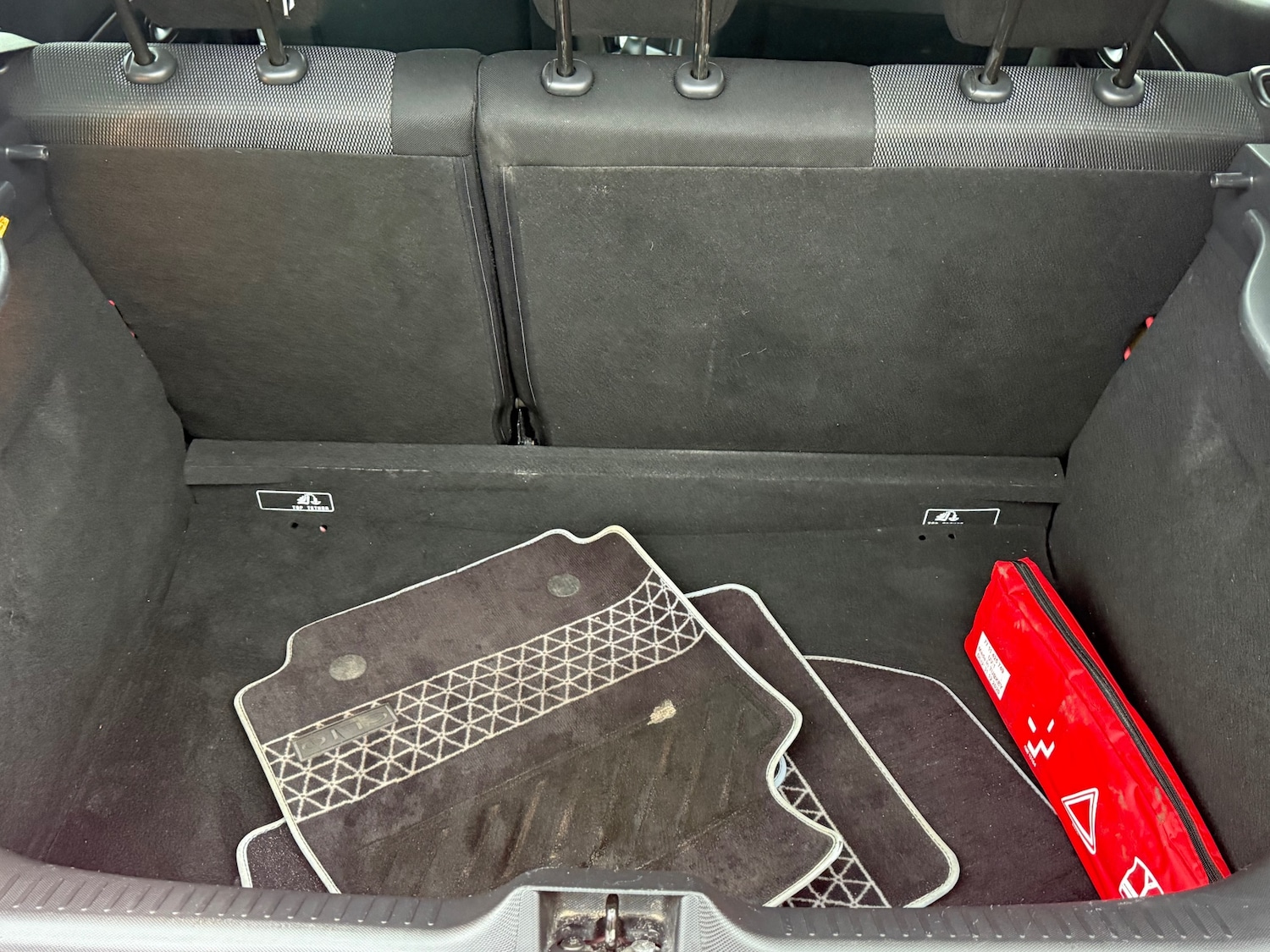 Used Renault Clio 2015 for sale - 77260784: Photo 37