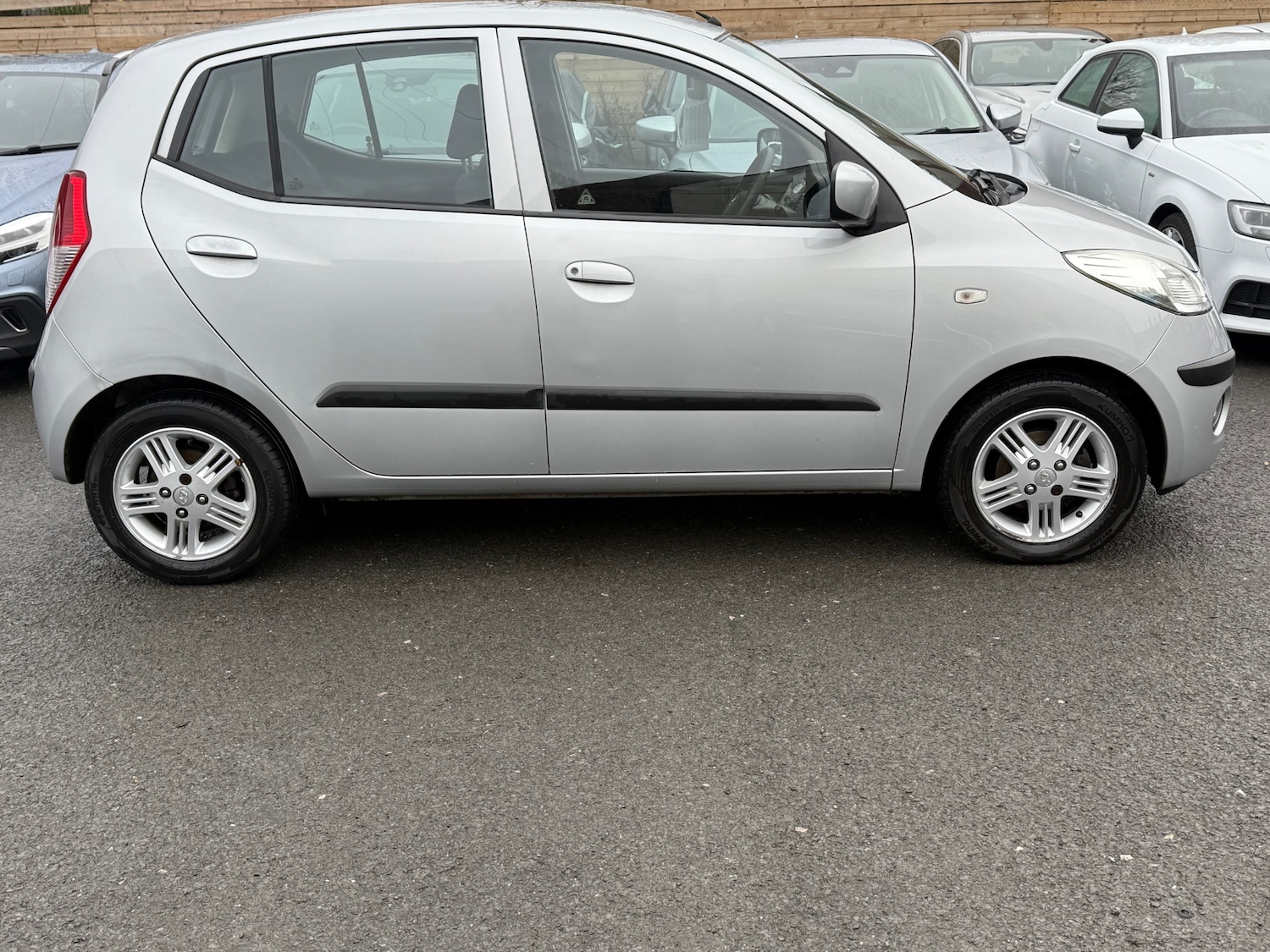 Used Hyundai i10 2009 for sale - 77136184: Photo 11