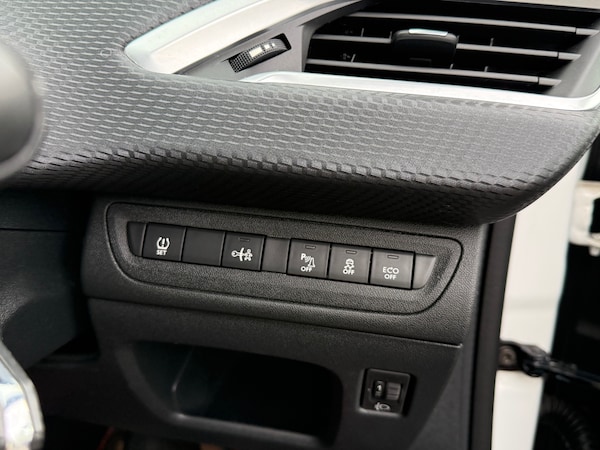 Used Peugeot 2008 2014 for sale - 75997506: Photo 21
