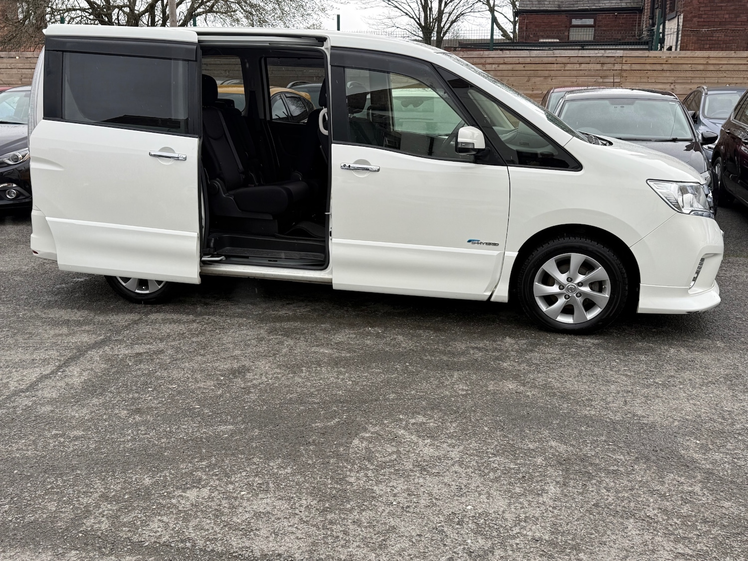 Used Nissan Serena 2024 for sale - 78071025: Photo 15