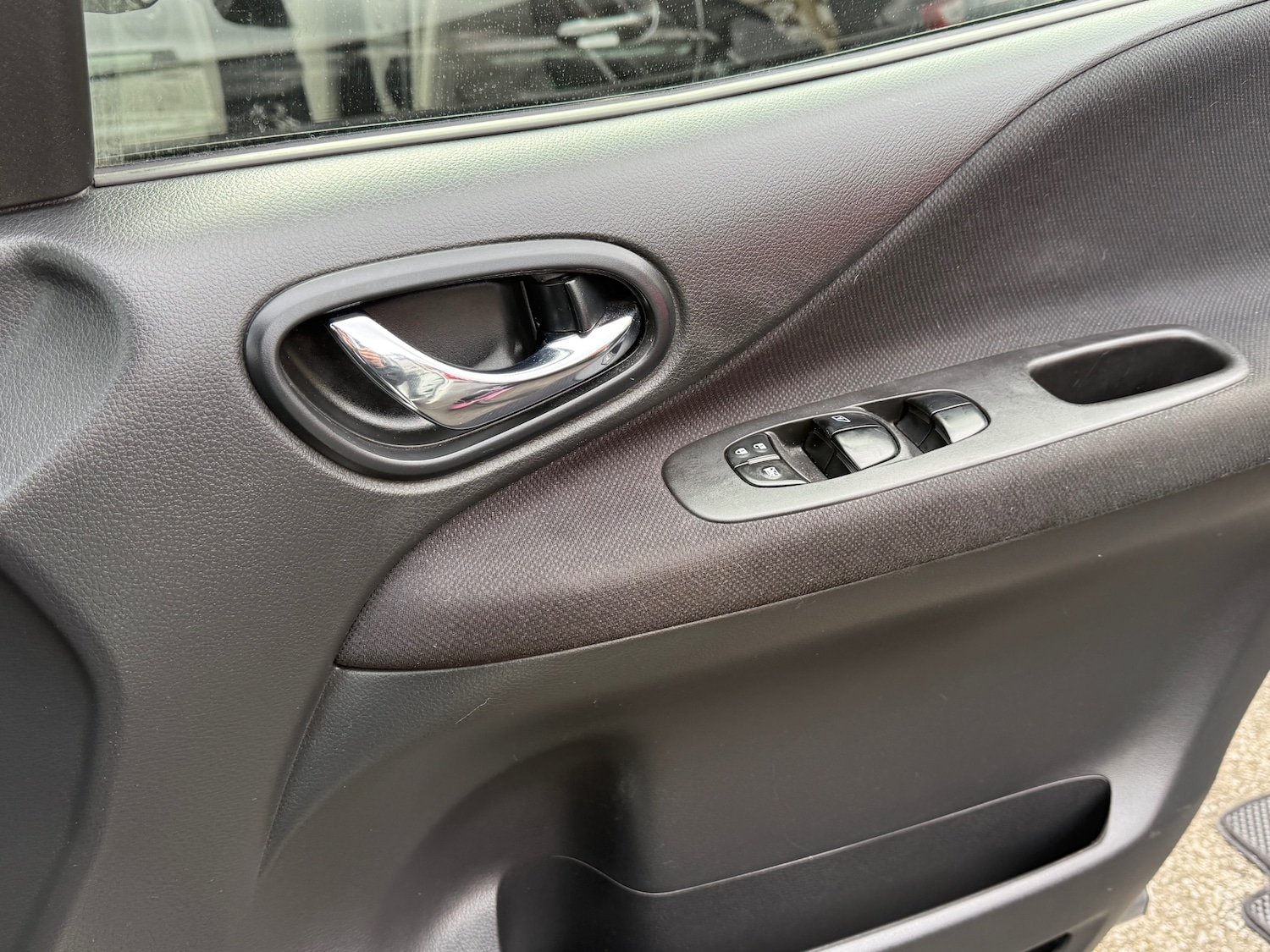 Used Nissan Serena 2024 for sale - 78071025: Photo 23