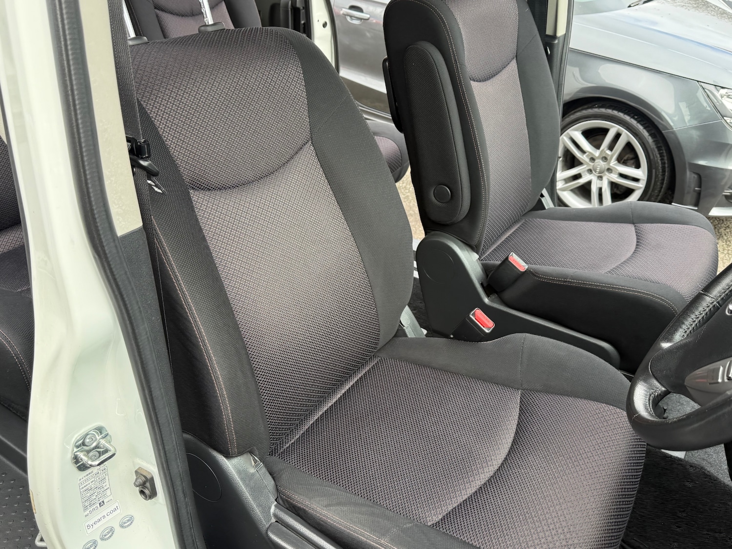 Used Nissan Serena 2024 for sale - 78071025: Photo 7