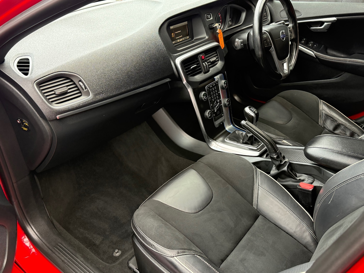 Used Volvo V40 2016 for sale - 77890531: Photo 29