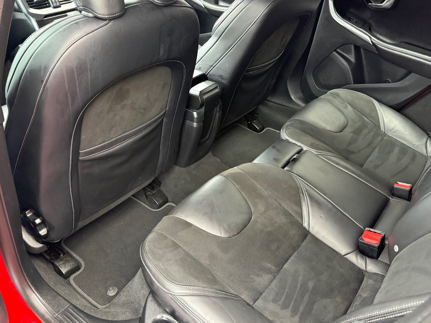 Used Volvo V40 2016 for sale - 77890531: Photo 32