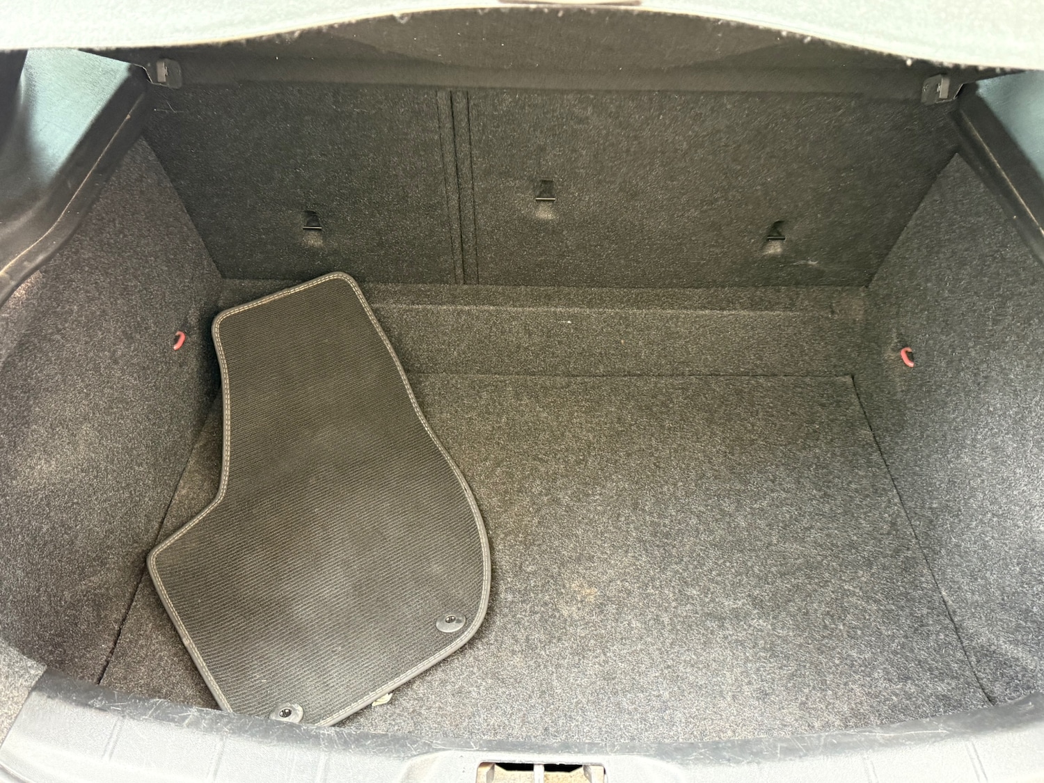 Used Volvo V40 2016 for sale - 77890531: Photo 35