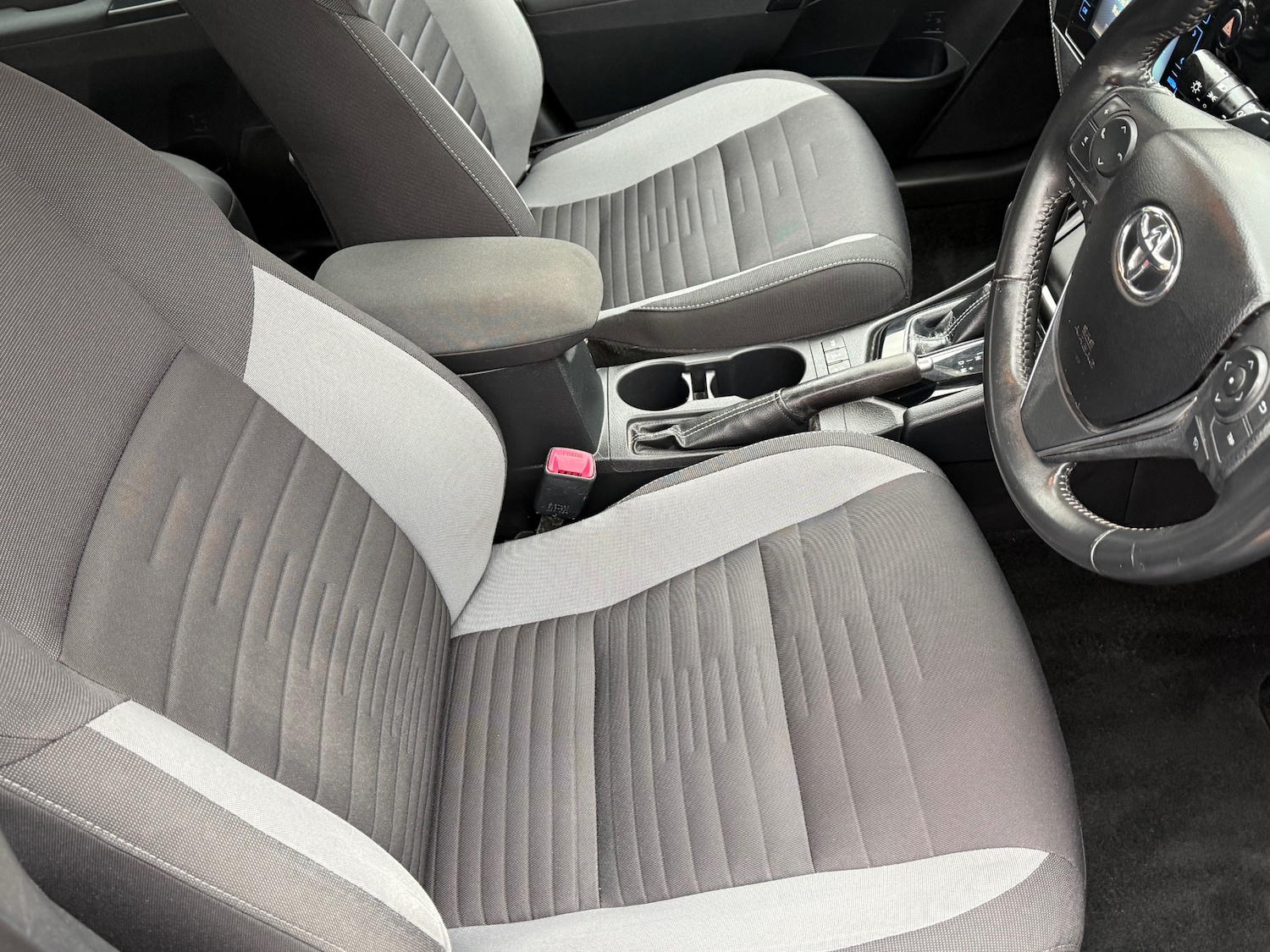 Used Toyota Auris 2016 for sale - 77285757: Photo 28