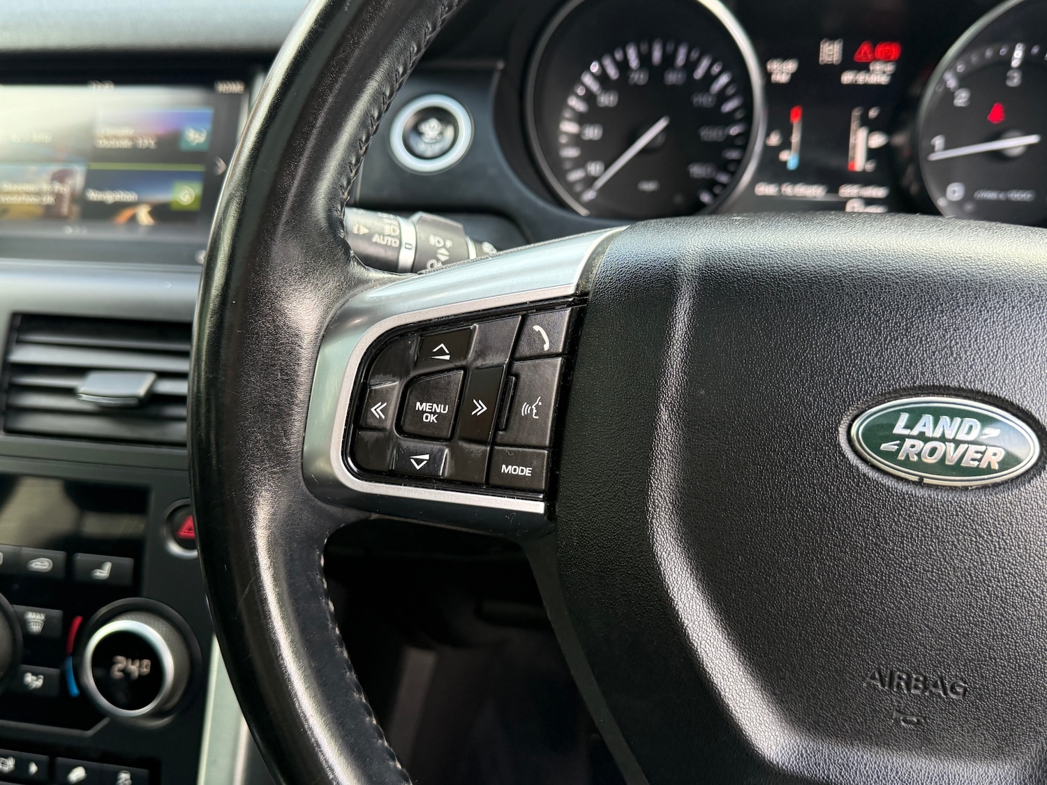 Used Land Rover Discovery Sport 2016 for sale - 76331133: Photo 23