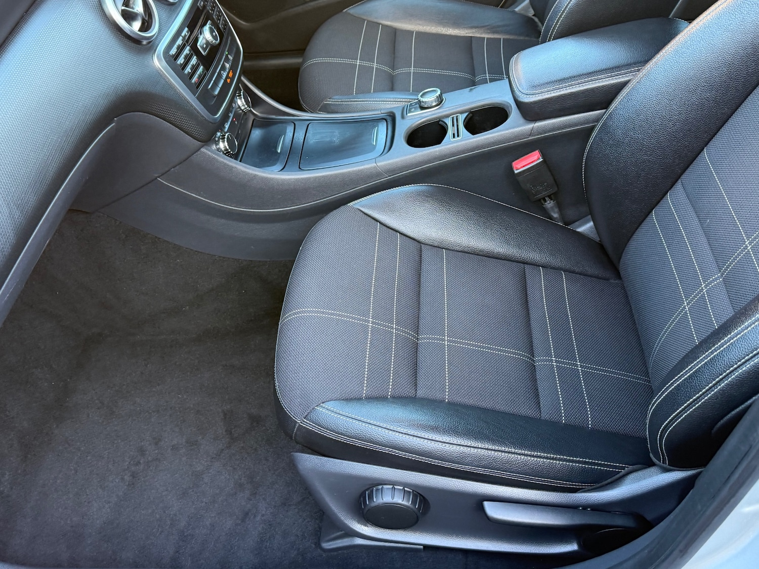 Used Mercedes-Benz A-Class 2015 for sale - 77733372: Photo 31