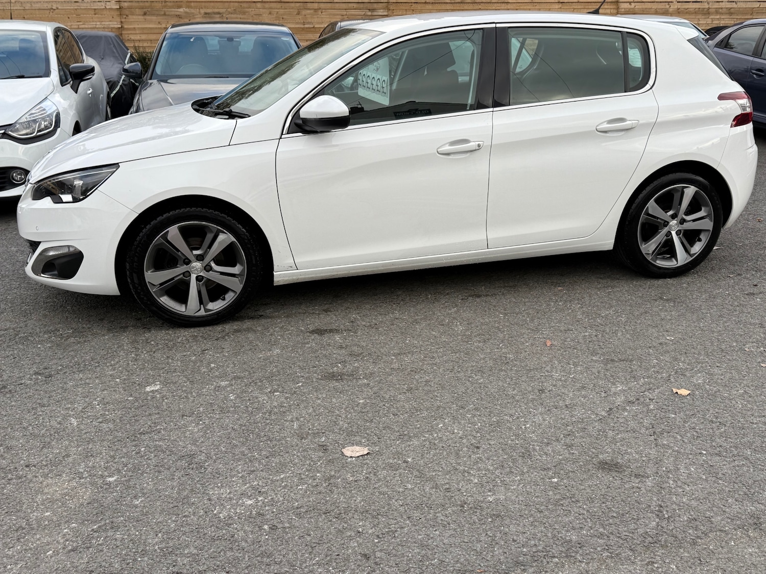 Used Peugeot 308 2015 for sale - 76277051: Photo 16