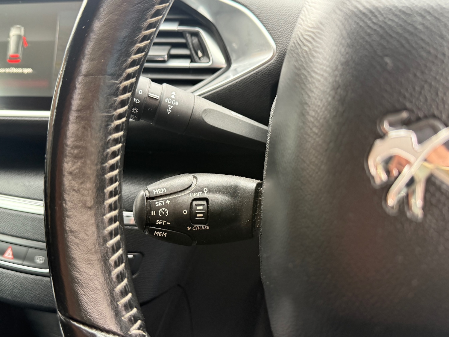Used Peugeot 308 2015 for sale - 76277051: Photo 19