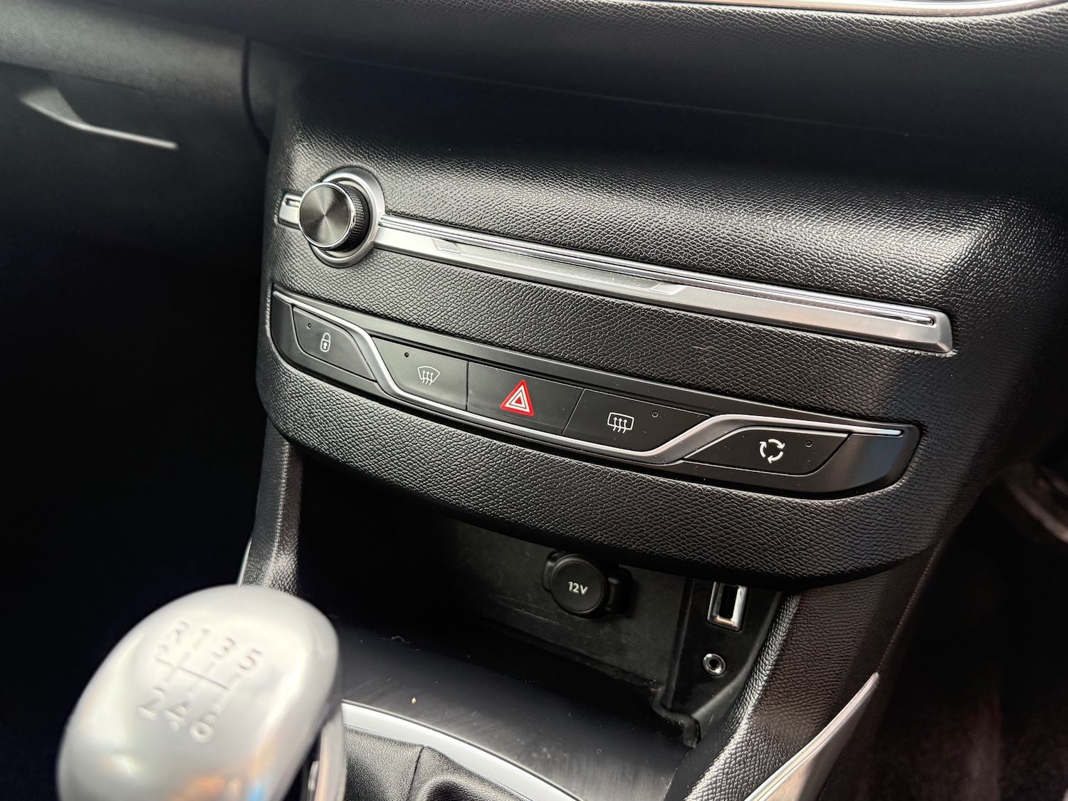 Used Peugeot 308 2015 for sale - 76277051: Photo 28