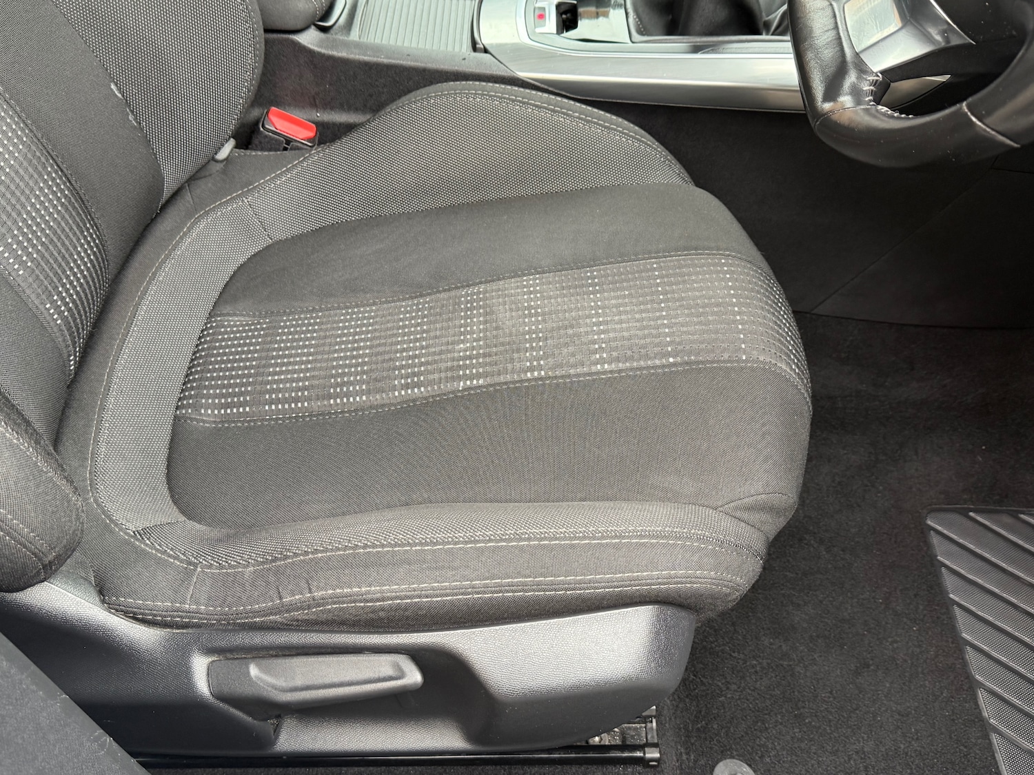 Used Peugeot 308 2015 for sale - 76277051: Photo 31