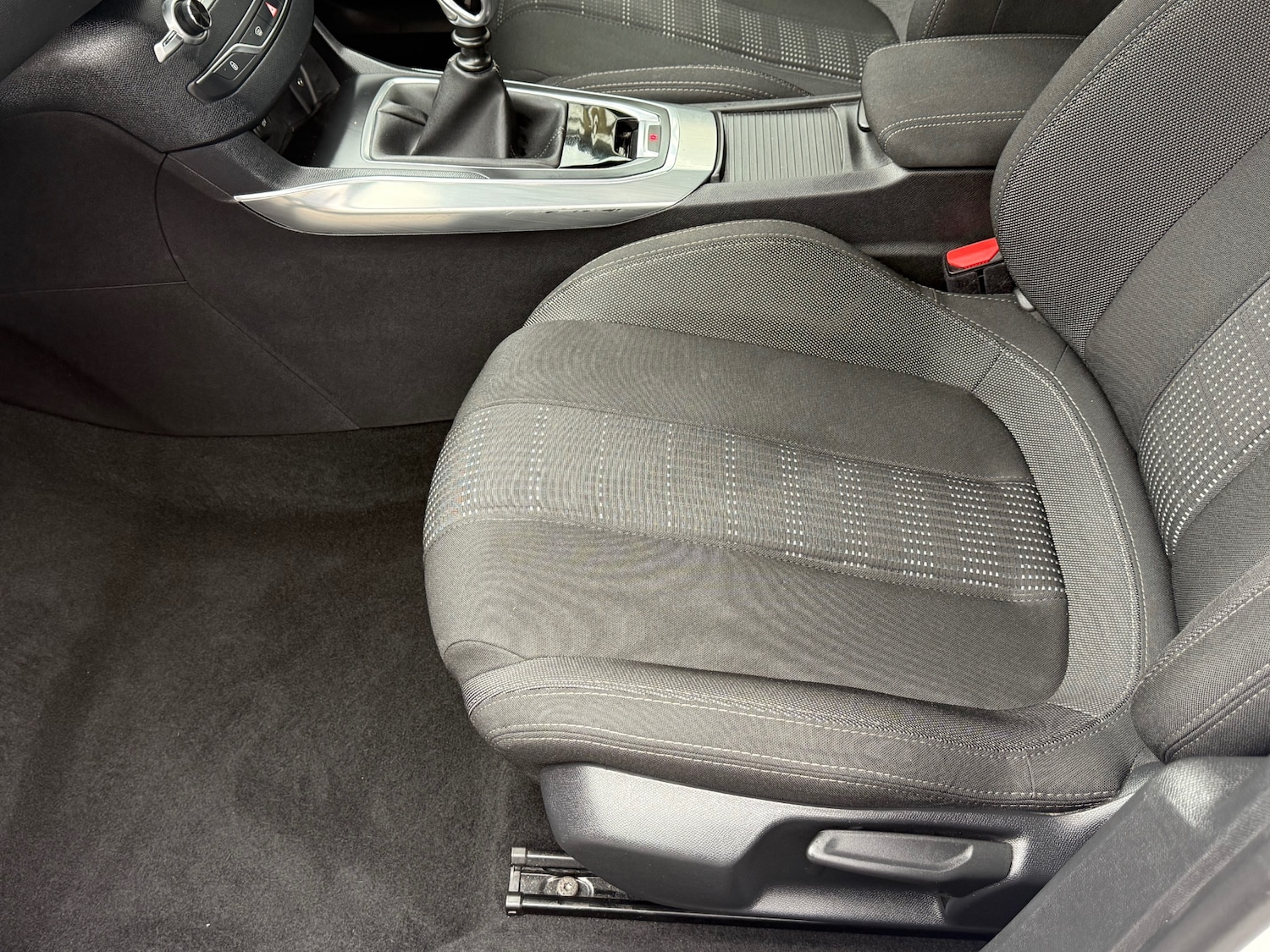 Used Peugeot 308 2015 for sale - 76277051: Photo 32