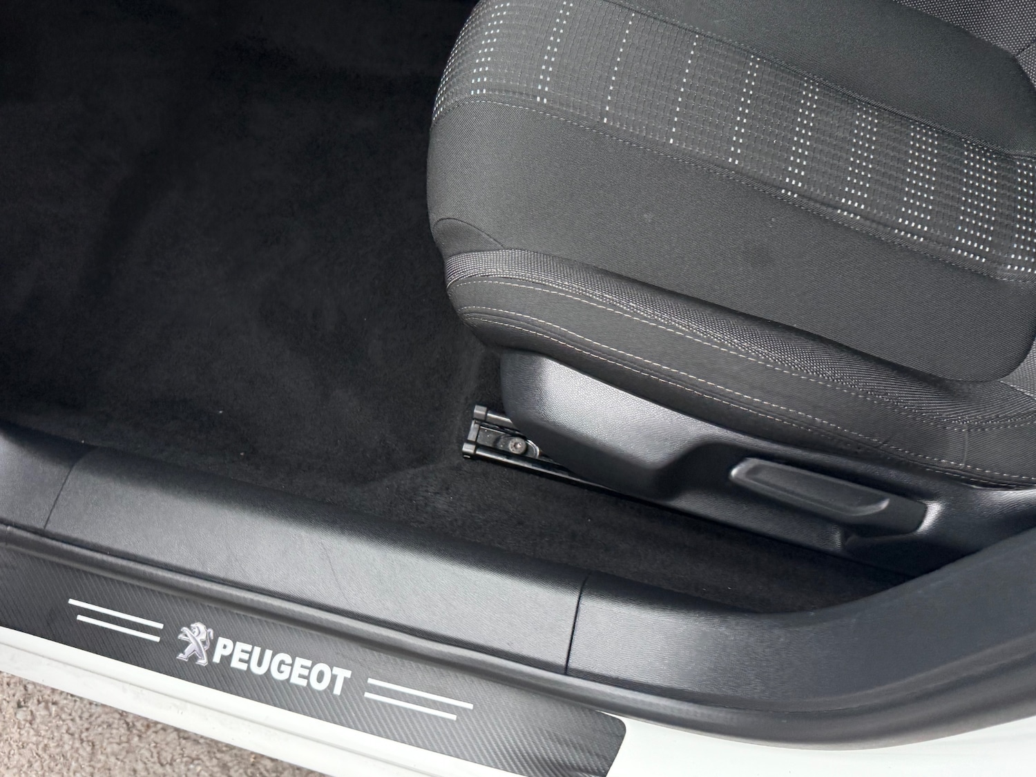 Used Peugeot 308 2015 for sale - 76277051: Photo 41