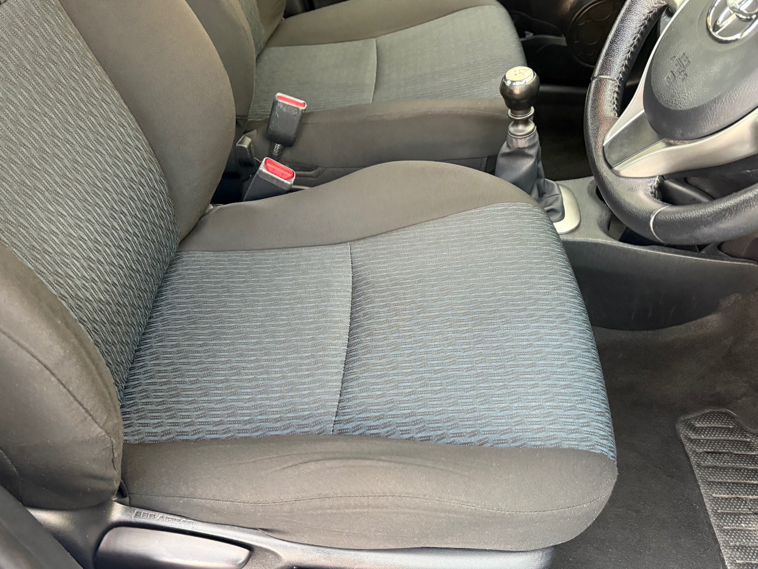 Used Toyota Yaris 2012 for sale - 77199222: Photo 27