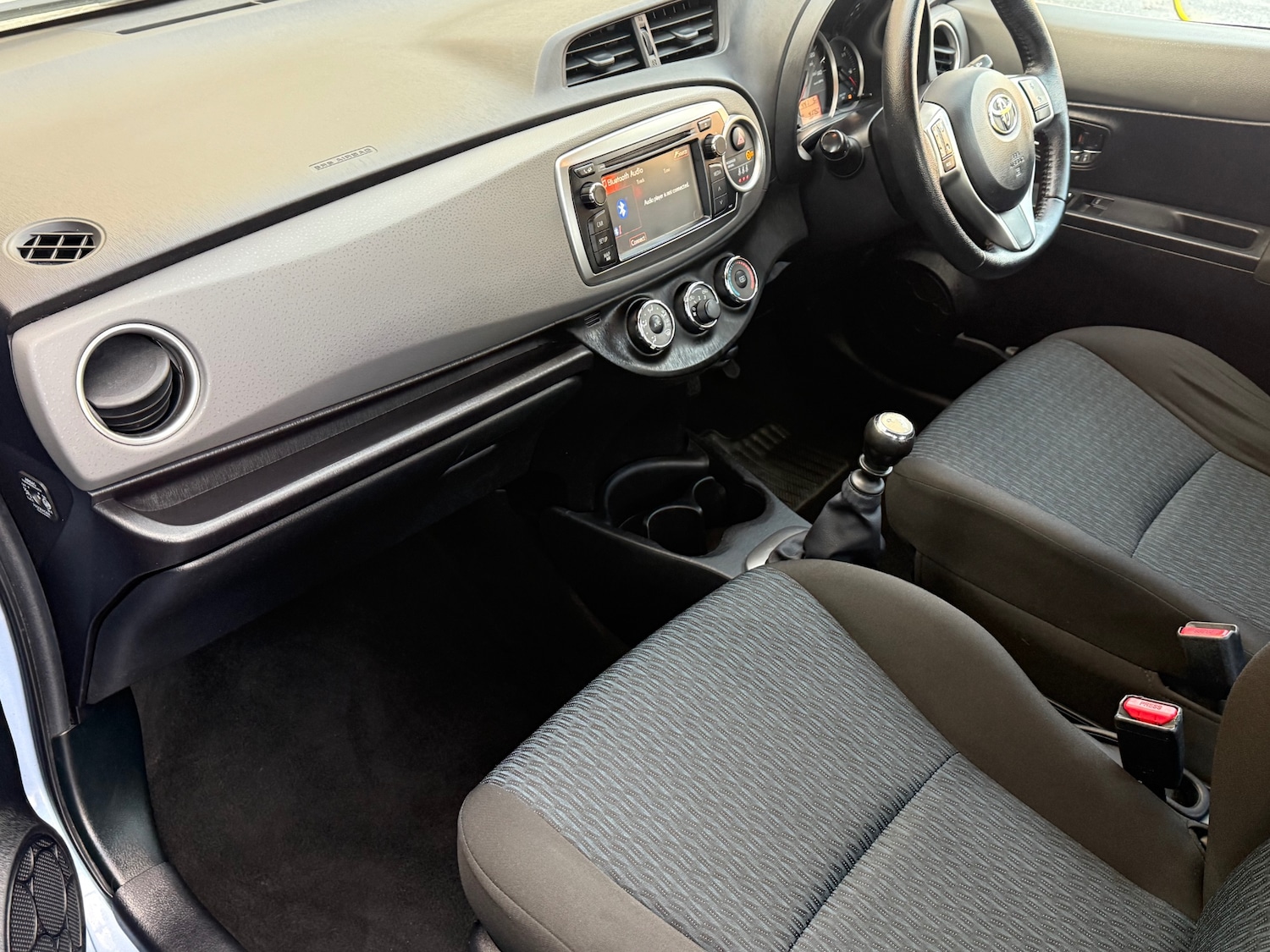 Used Toyota Yaris 2012 for sale - 77199222: Photo 31