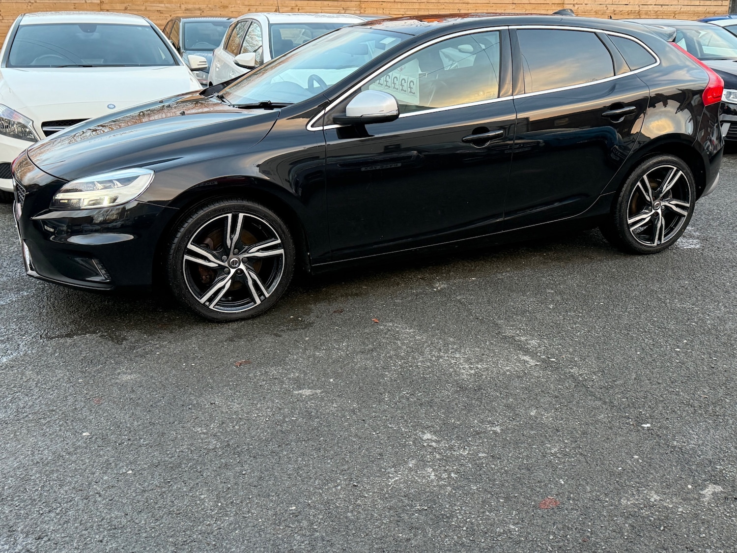 Used Volvo V40 2017 for sale - 77005548: Photo 16